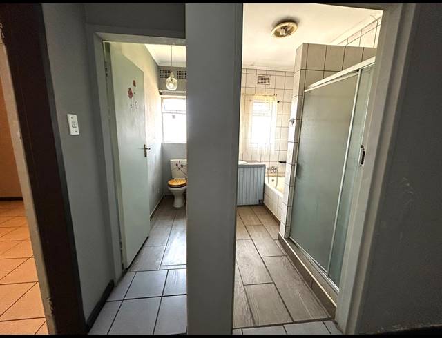 3 BEDROOM HOUSE TO LET IN VANDERBIJLPARK SE 10